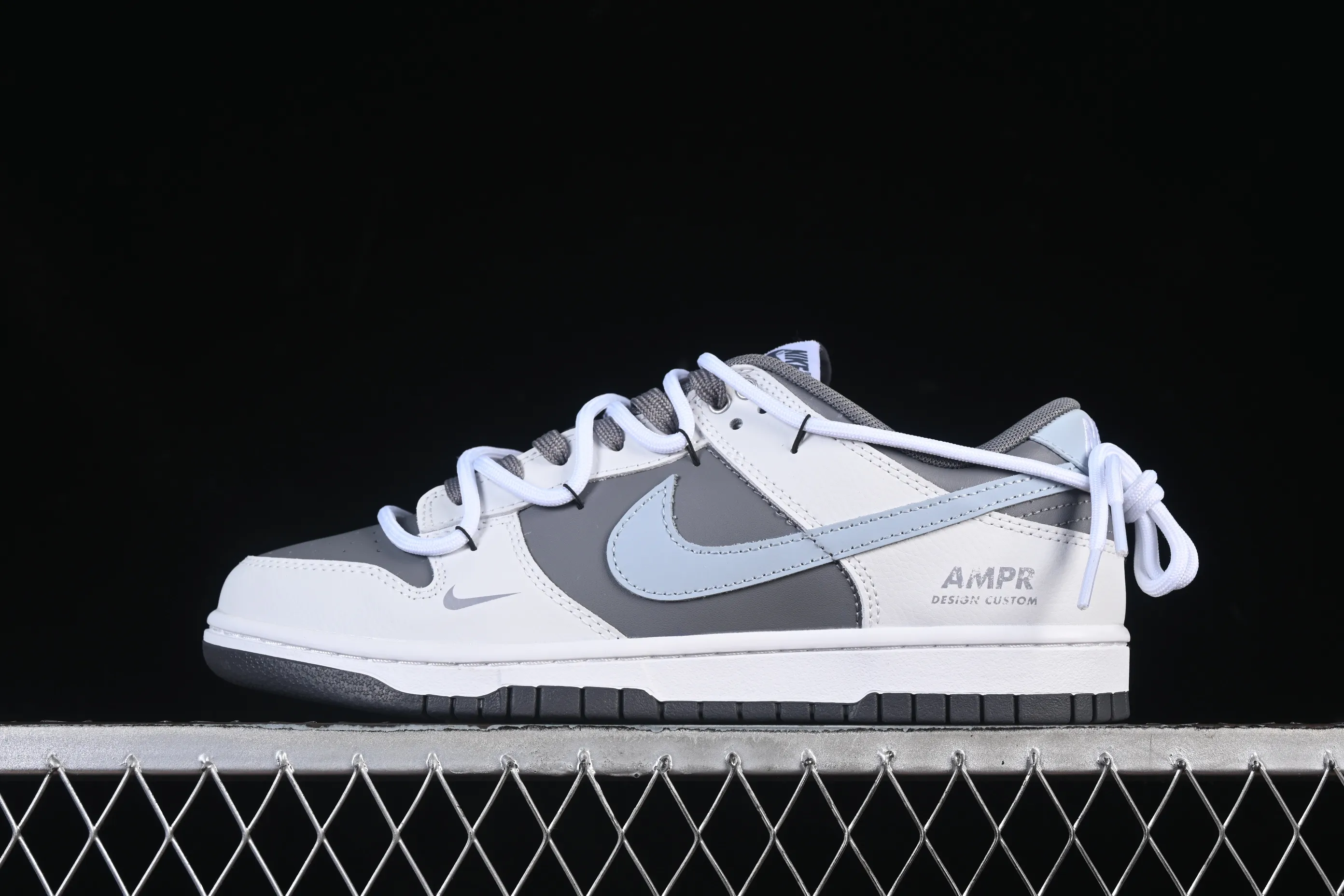 All categories Nk SB Dunk Series Nk SB Dunk Low High-end customized low-top sneakers Nike SB Dunk Low straps Anniversary high-end customized low-top casual sneakers GB0528-110